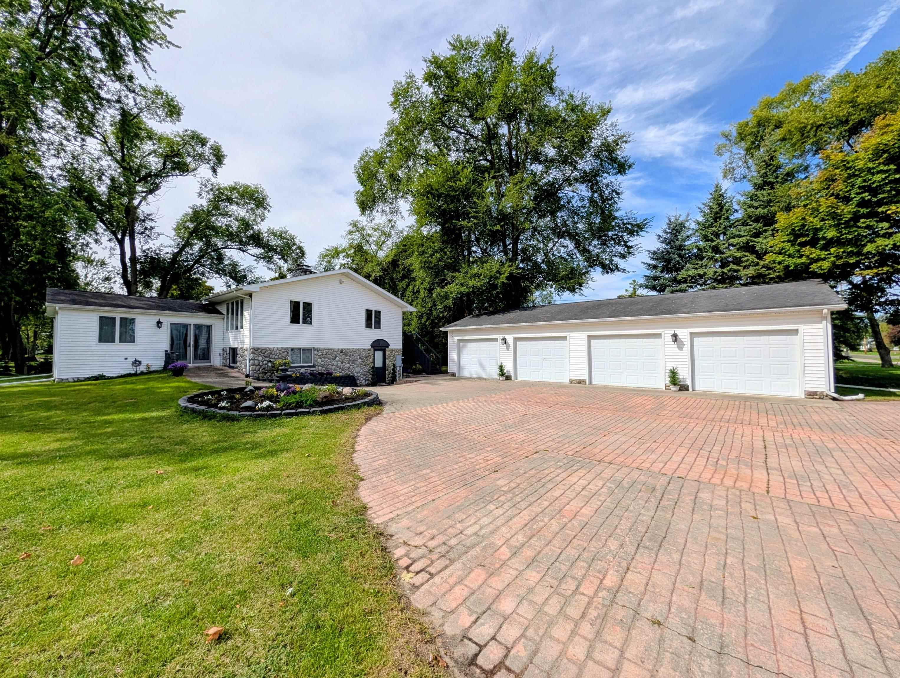 426 E Michigan Avenue Property Photo 3
