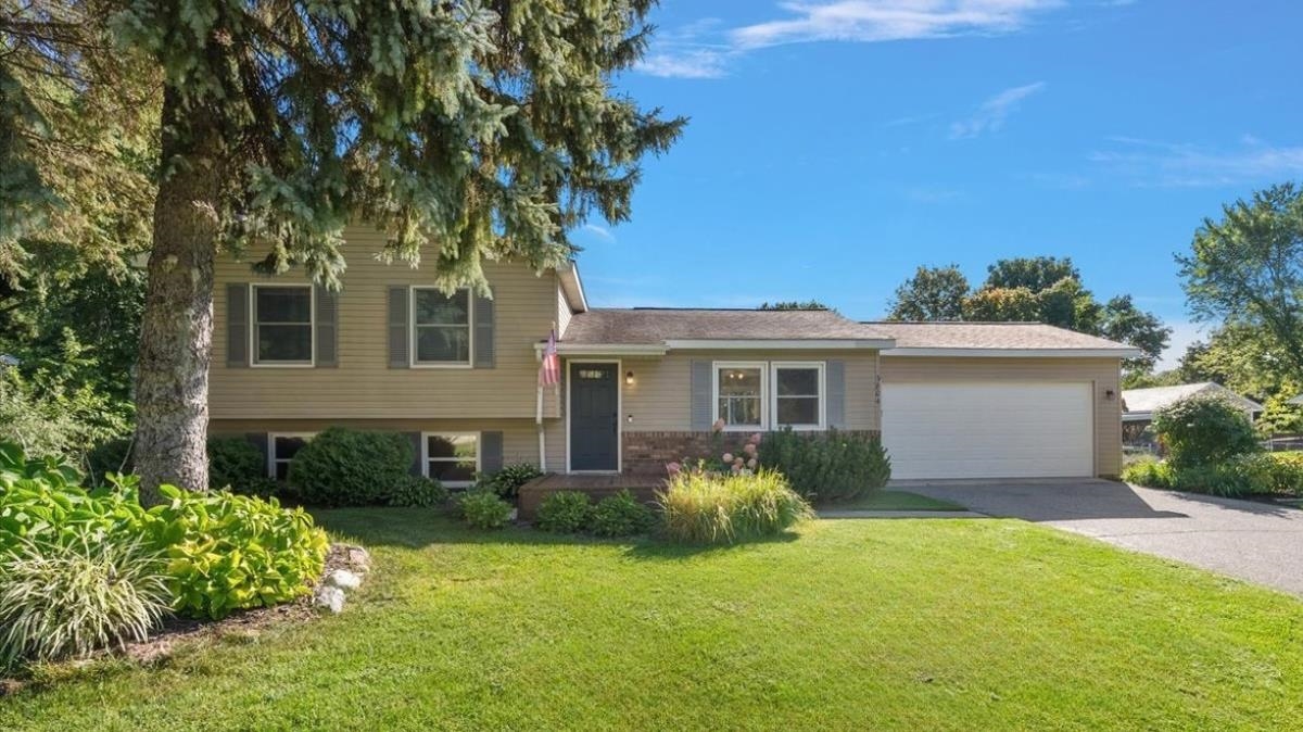 3804 Timberwolf Drive Property Photo 1
