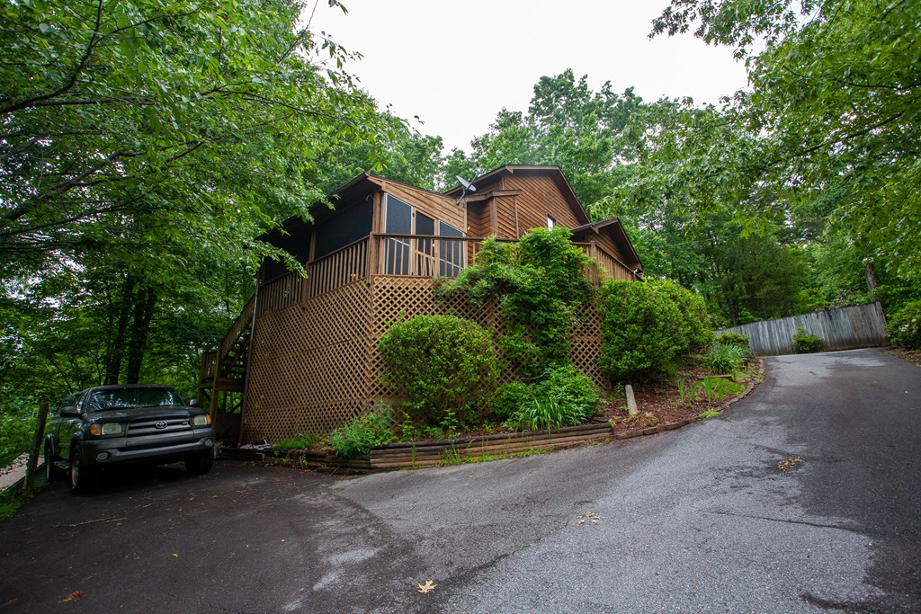 99 Bow Lane Property Photo 13