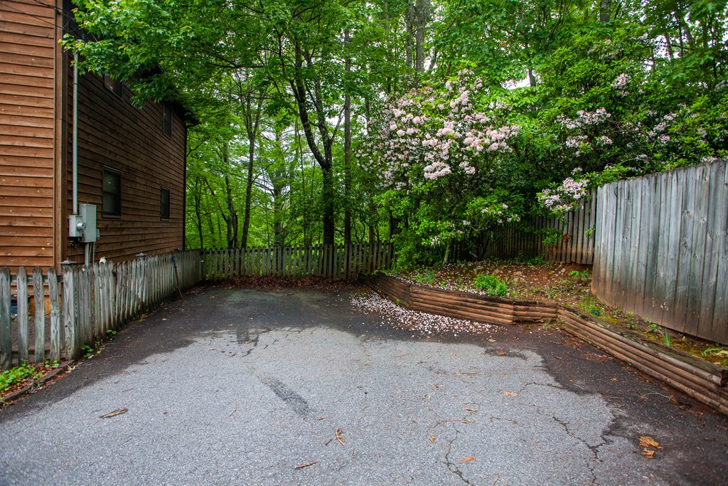 99 Bow Lane Property Photo 17
