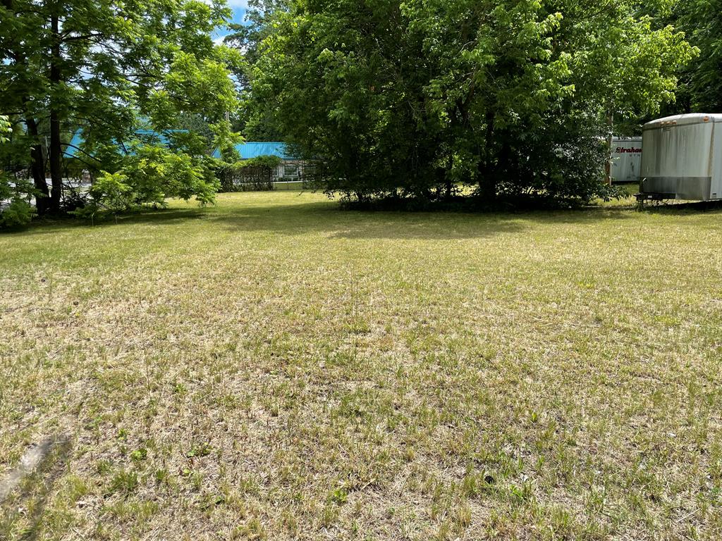 000 Oak Street Property Photo