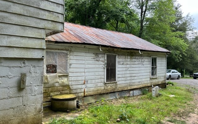 2990 Tusquittee Road Property Photo 4