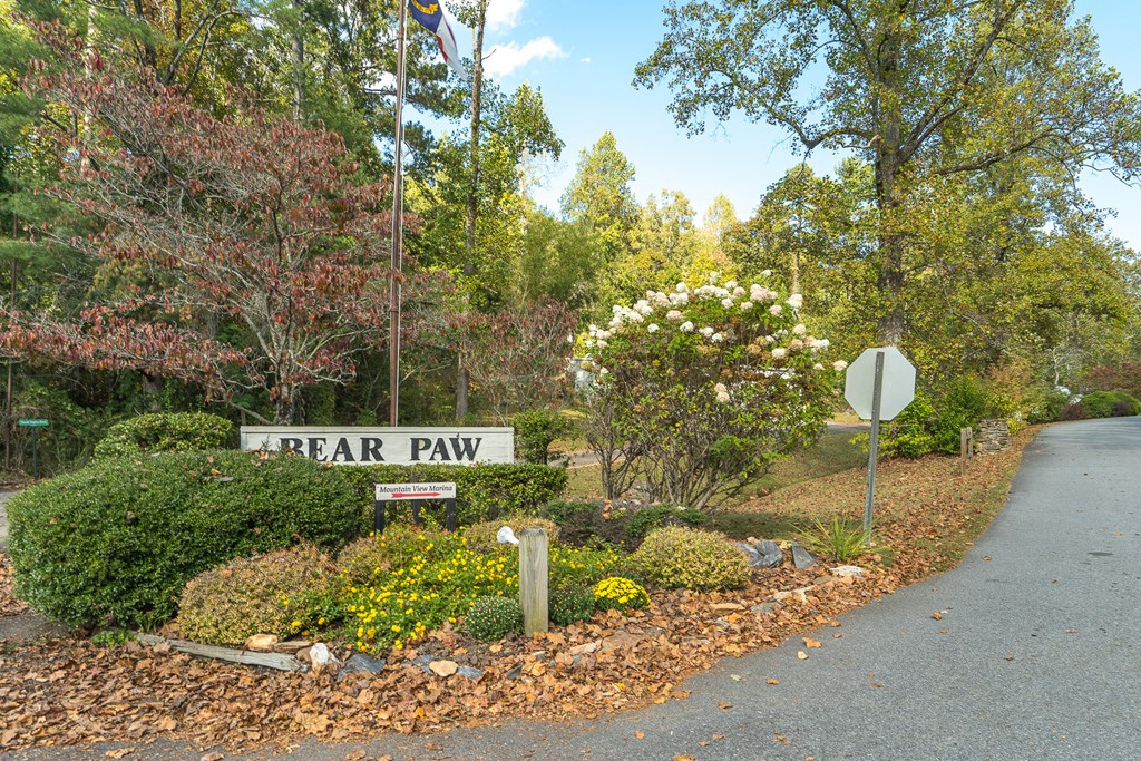 7 Whispering Pines Property Photo 11