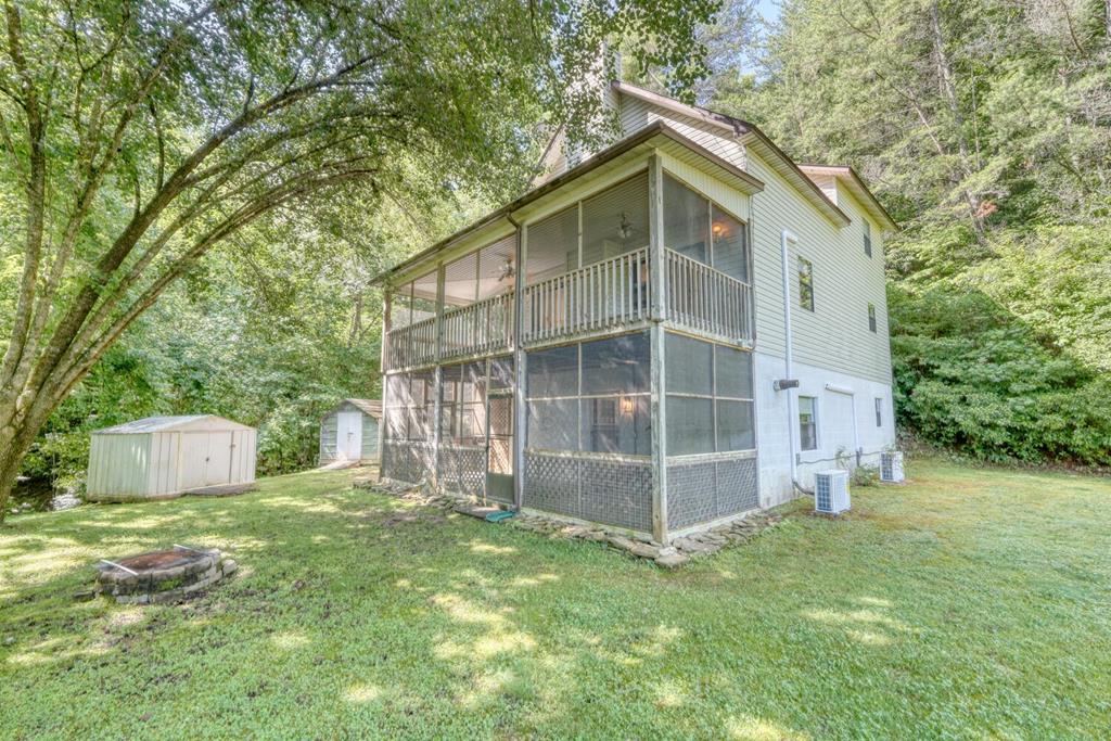 386 Floyd Stalcup Rd Property Photo