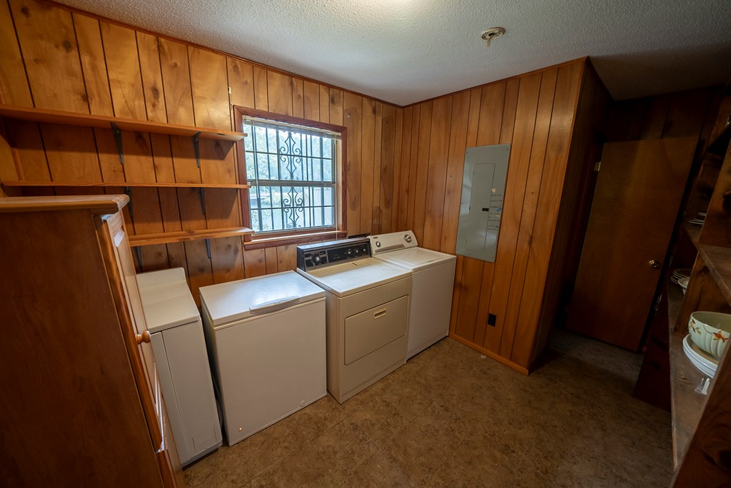 55 Avisco Property Photo 7