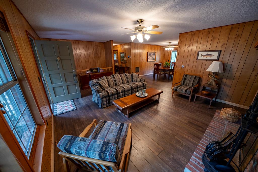 55 Avisco Property Photo 9