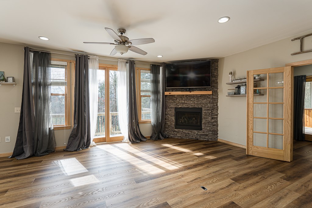 2257 Trout Cove Road Property Photo 6
