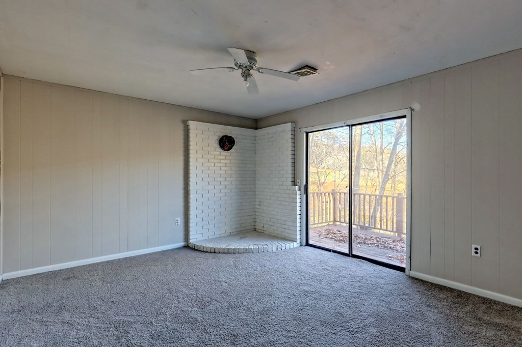 372 Peckerwood Rd Property Photo 13