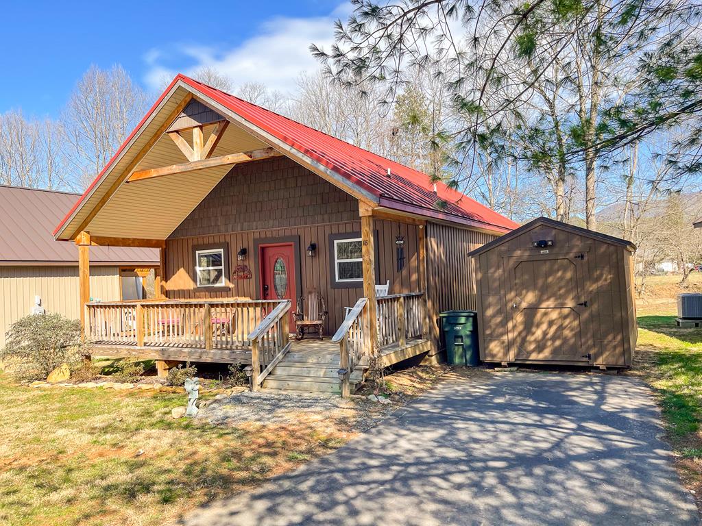 18 Lazy Bear Trail Property Photo 1