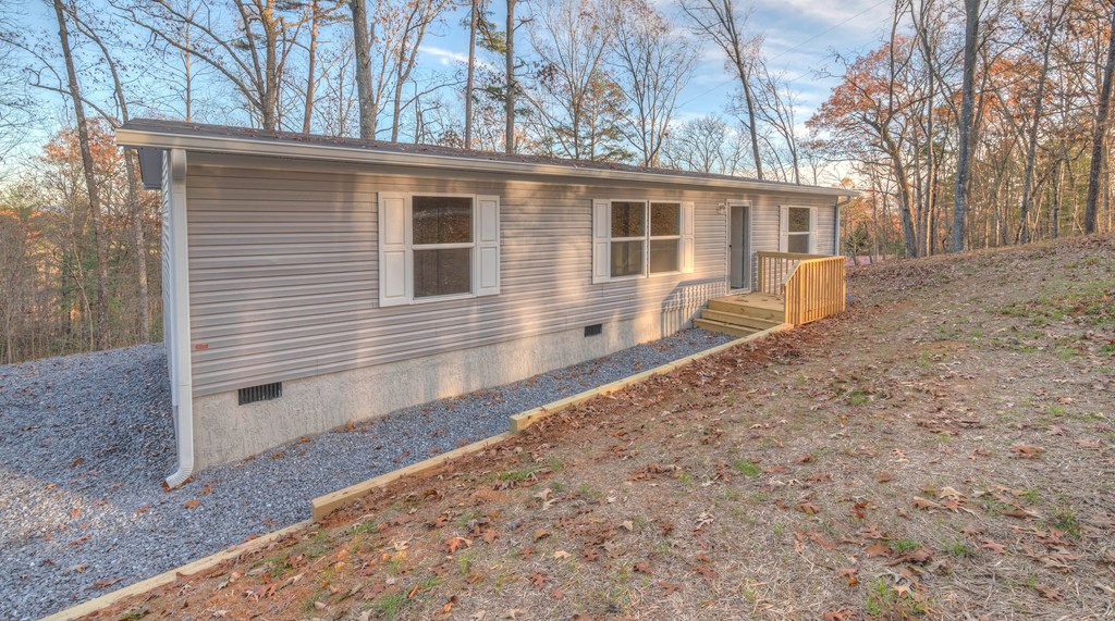 179 Fawn Ln Property Photo 3