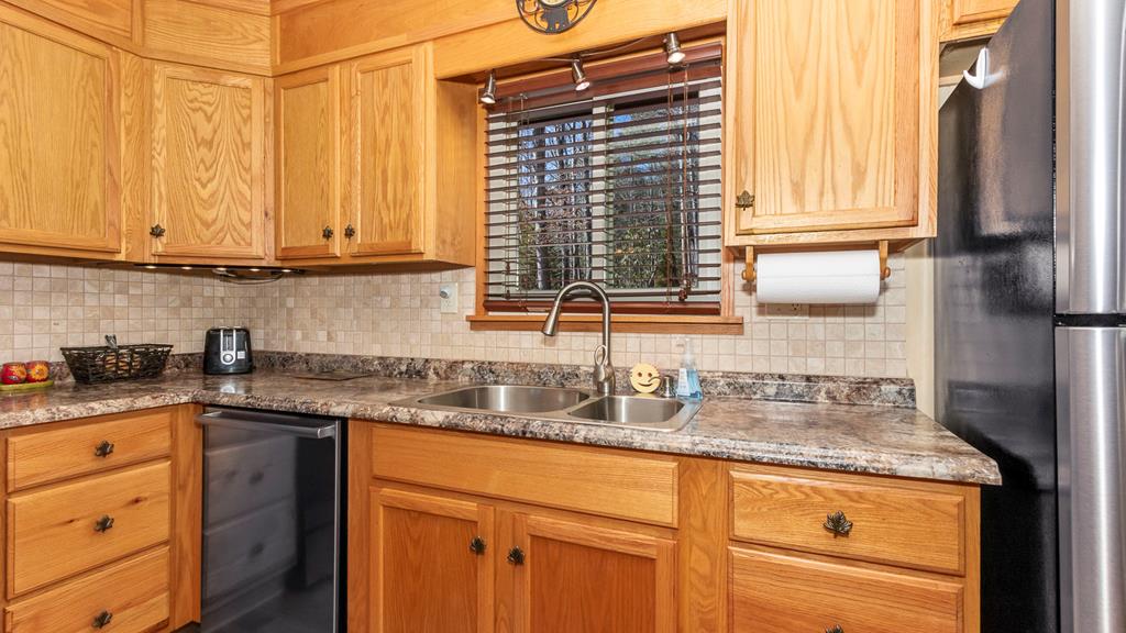 146 Lake Overlook Drive Property Photo 8