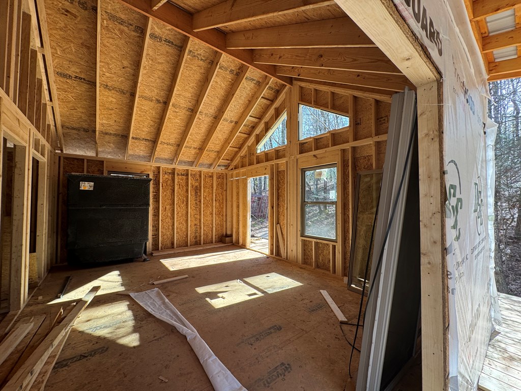 393 Martins Creek Ridge Rd Property Photo 5