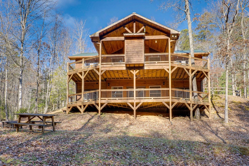 1101 Tarheel Dr Property Photo 3