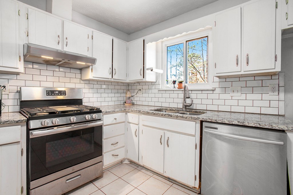 4097 Cripple Creek Nw Property Photo 4