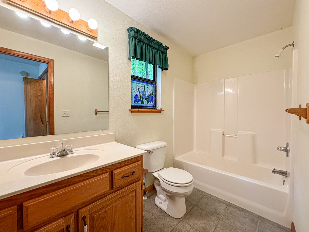 425 Boyd Ridge Drive Property Photo 18
