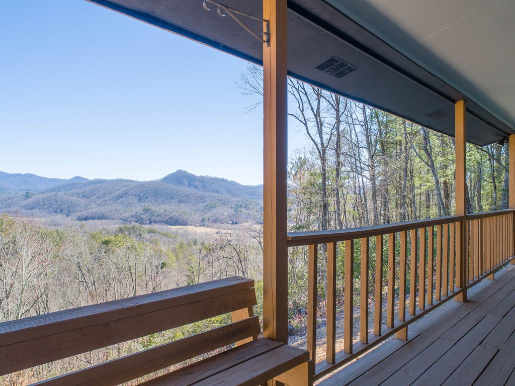 608 Caesars Cove Dr Property Photo 2