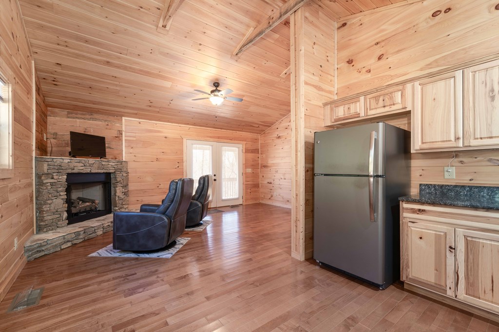 100 Fern Cove Lane Property Photo 7