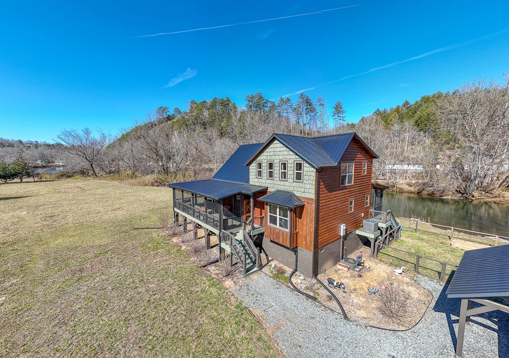 1095 Harshaw Farm Drive Property Photo 3