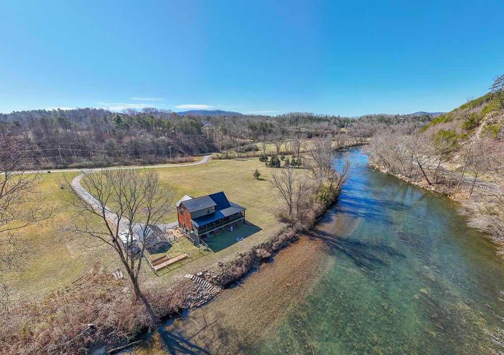 1095 Harshaw Farm Drive Property Photo 9
