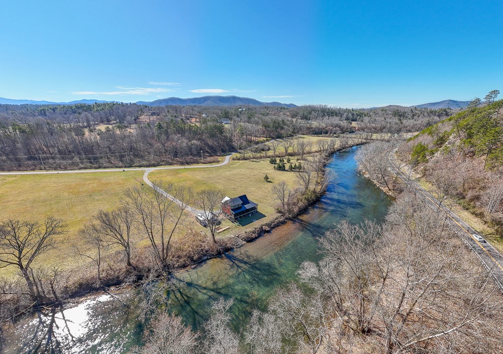 1095 Harshaw Farm Drive Property Photo 10