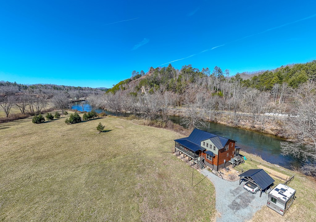 1095 Harshaw Farm Drive Property Photo 13