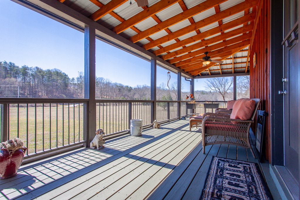 1095 Harshaw Farm Drive Property Photo 19