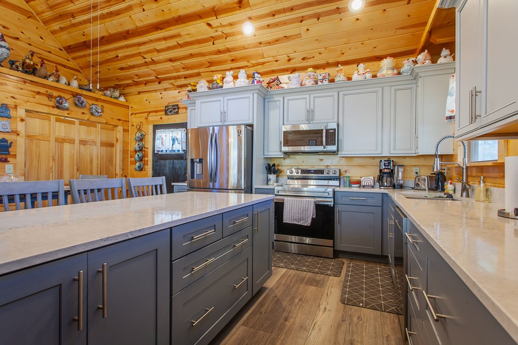 1095 Harshaw Farm Drive Property Photo 30