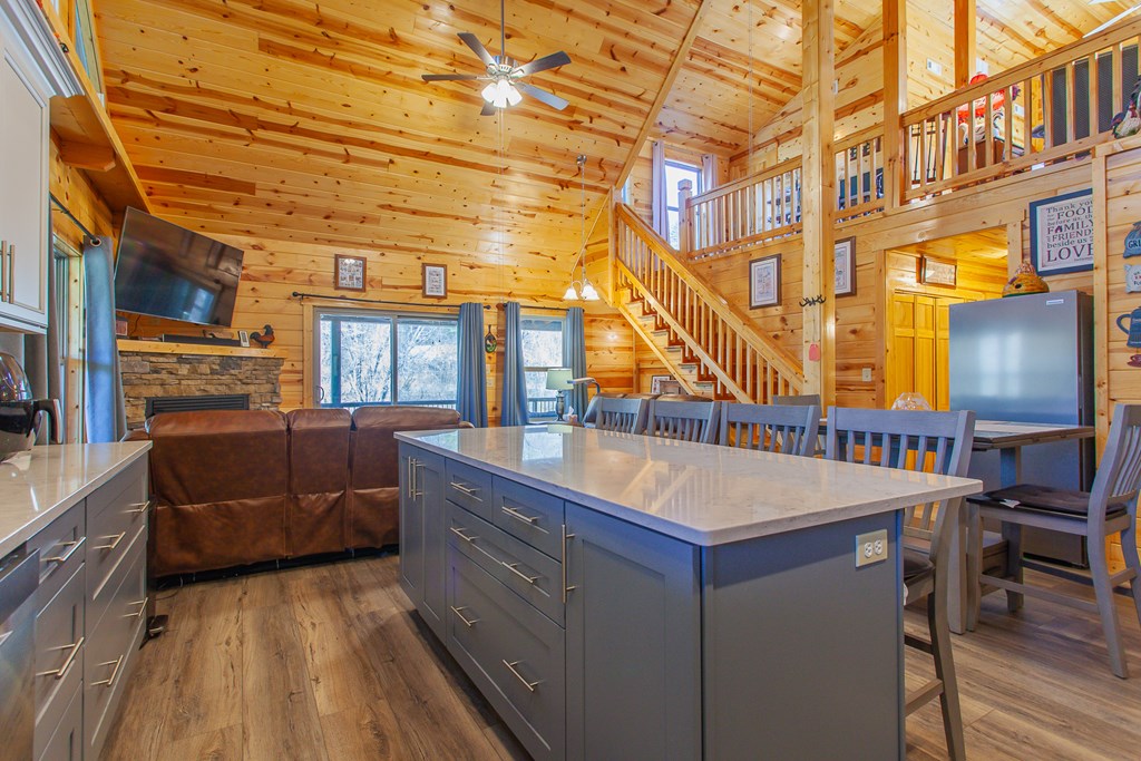 1095 Harshaw Farm Drive Property Photo 32