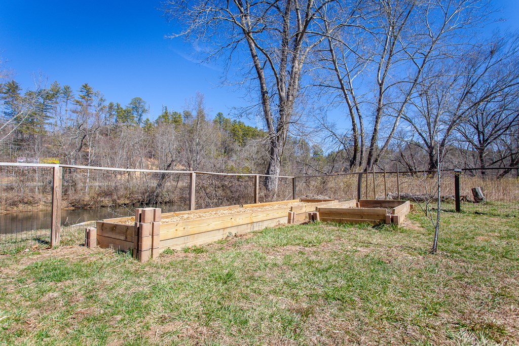 1095 Harshaw Farm Drive Property Photo 61