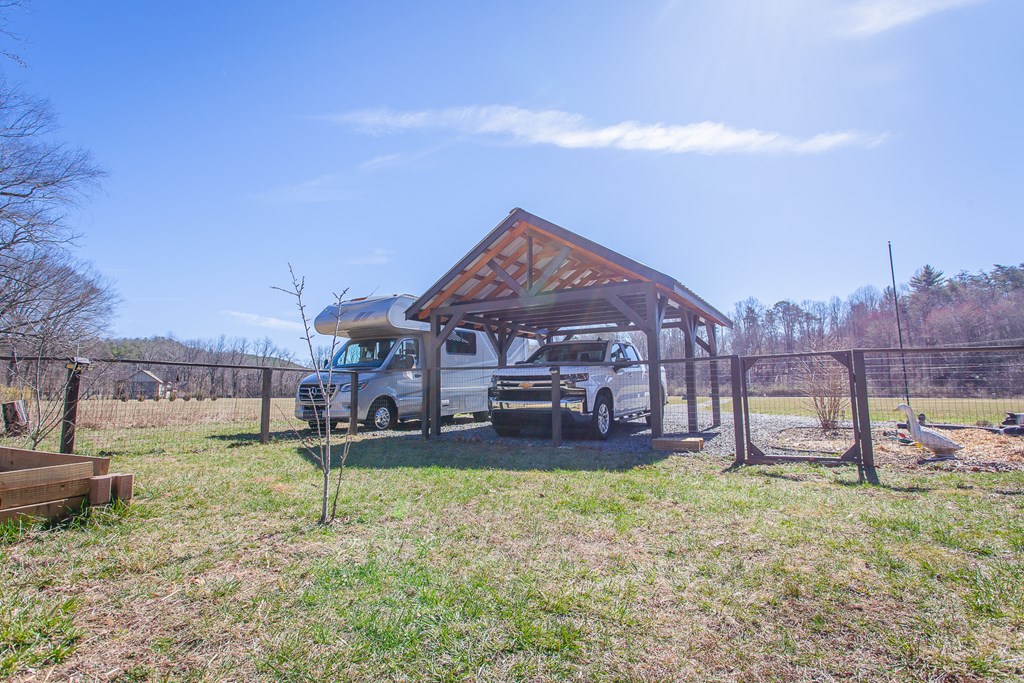 1095 Harshaw Farm Drive Property Photo 62
