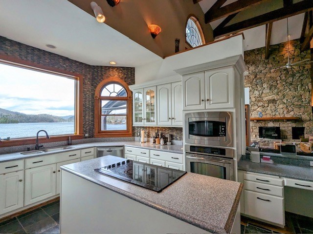 140 Thunder Island Property Photo 9
