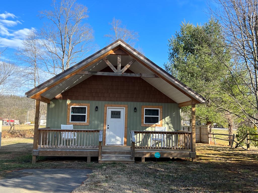 8 Lazy Bear Trail Property Photo 1