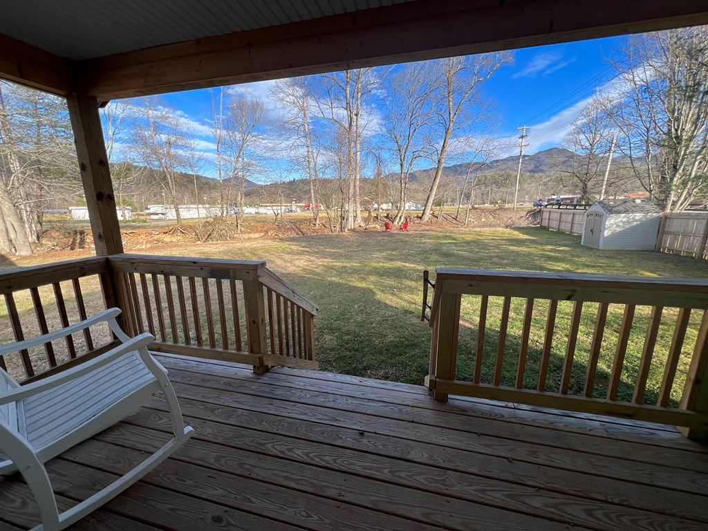 8 Lazy Bear Trail Property Photo 3