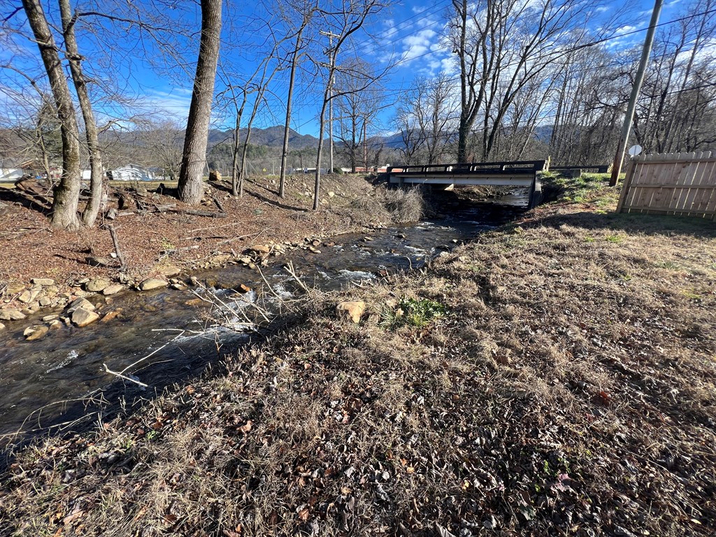8 Lazy Bear Trail Property Photo 5
