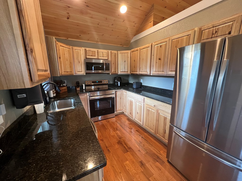 8 Lazy Bear Trail Property Photo 7