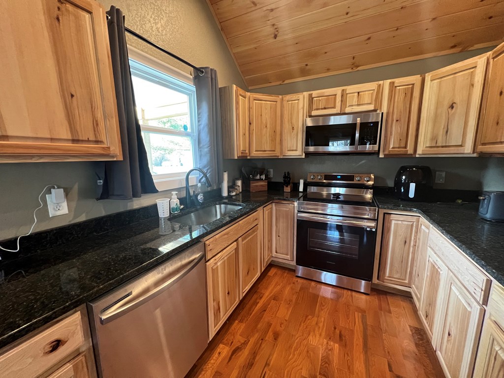 8 Lazy Bear Trail Property Photo 8