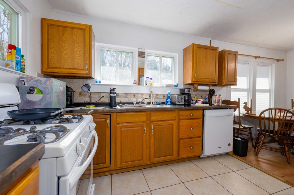 844 Connahetta St Property Photo 4
