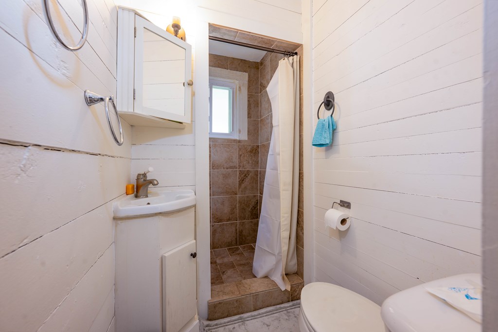 844 Connahetta St Property Photo 8