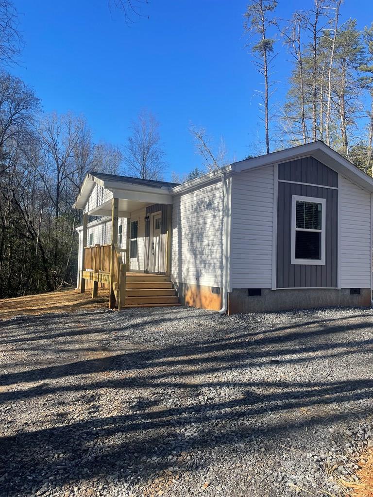 184 Loganberry Ln Property Photo 3