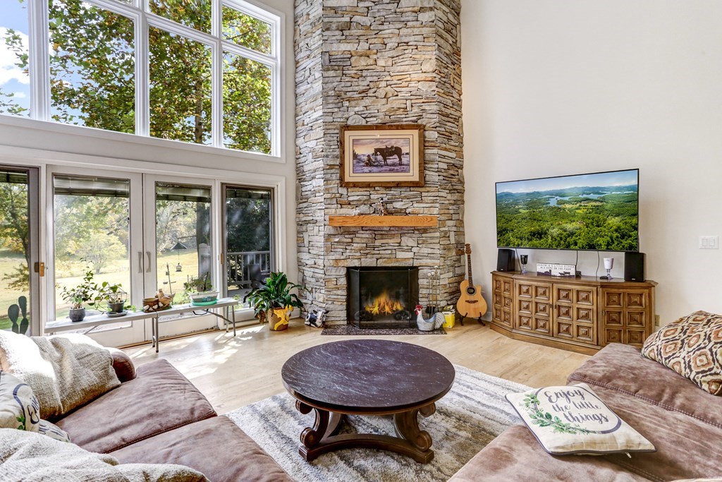 5981 Candy Mountain Road Property Photo 2