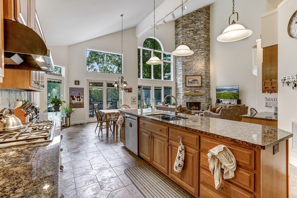 5981 Candy Mountain Road Property Photo 6