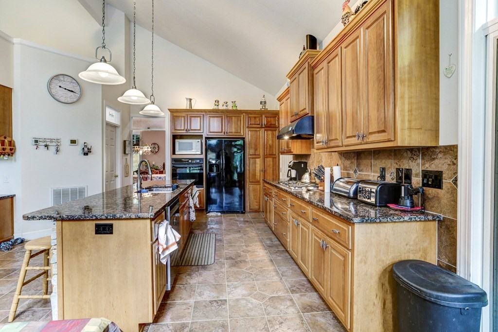 5981 Candy Mountain Road Property Photo 7