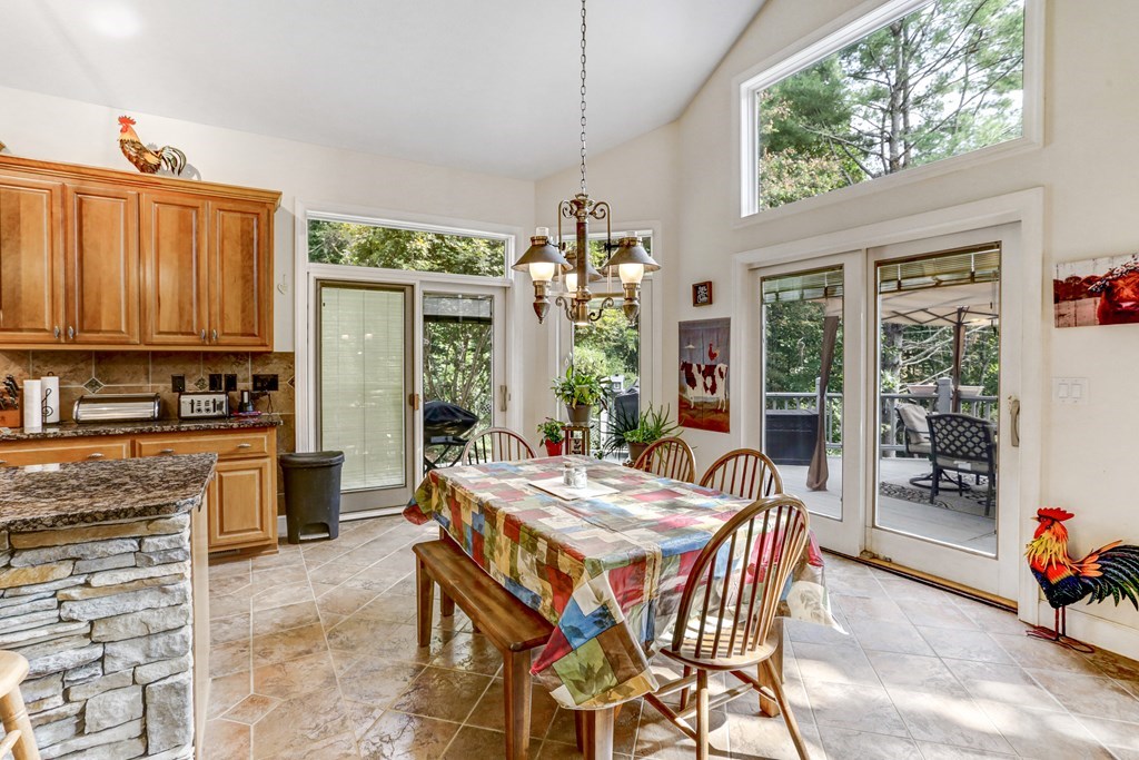 5981 Candy Mountain Road Property Photo 9