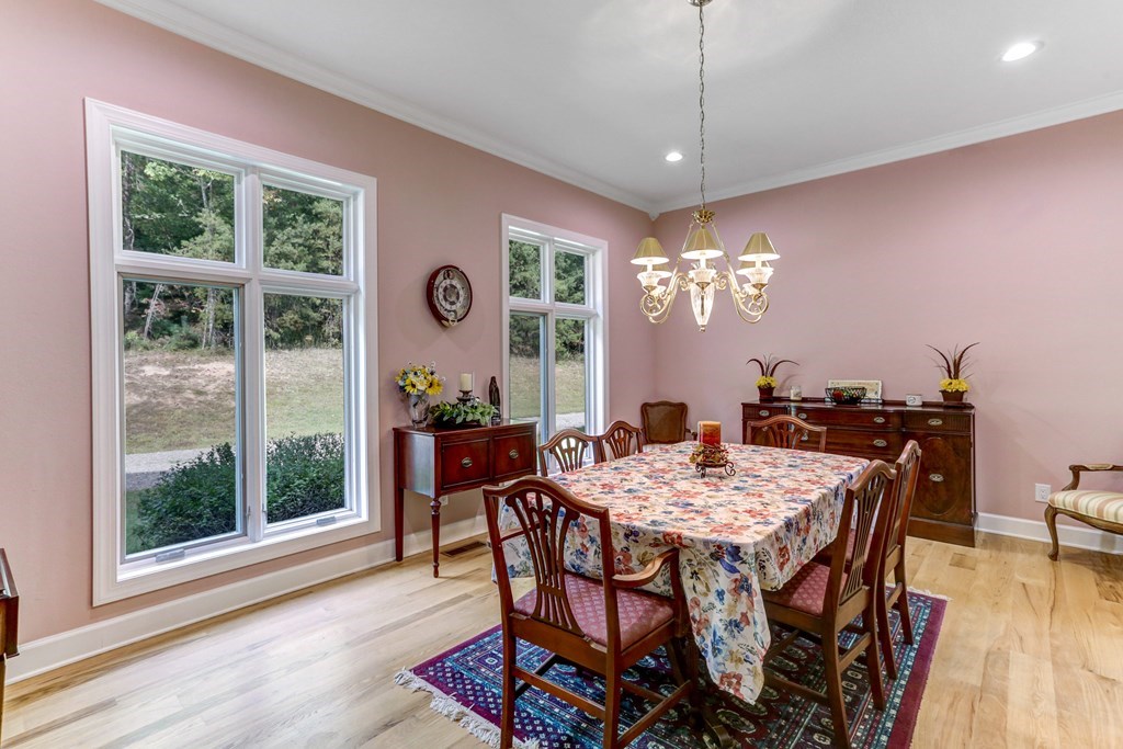 5981 Candy Mountain Road Property Photo 10