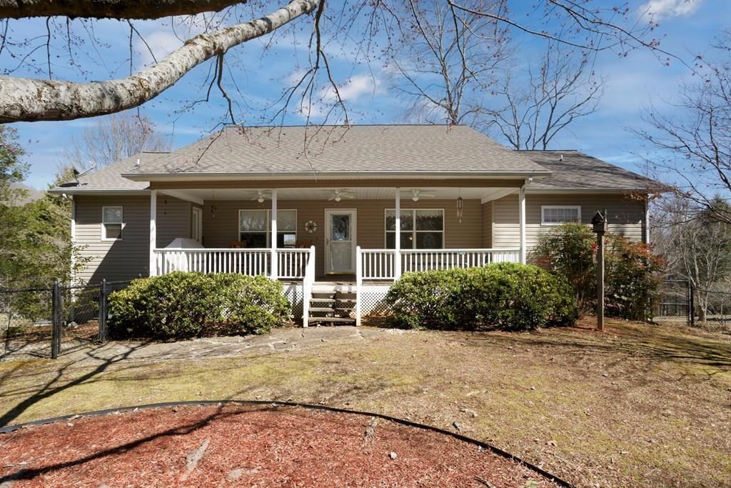 2097 Woodlake Lane Property Photo 2