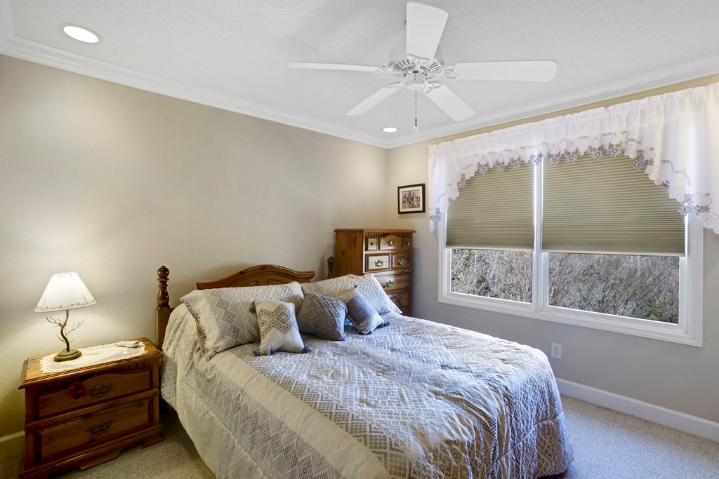 2097 Woodlake Lane Property Photo 15