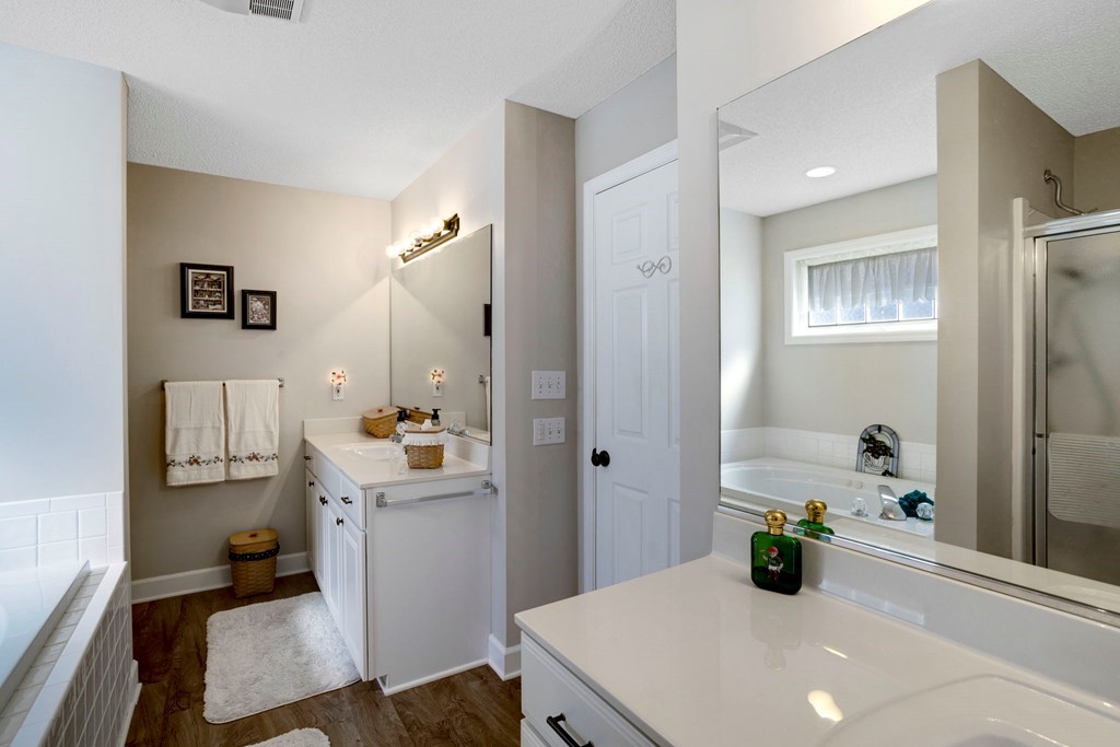 2097 Woodlake Lane Property Photo 22