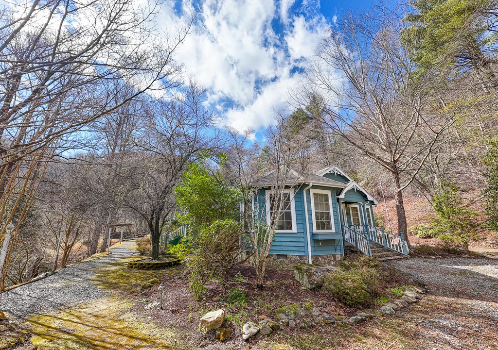 1283 Blue Boar Road Property Photo 4