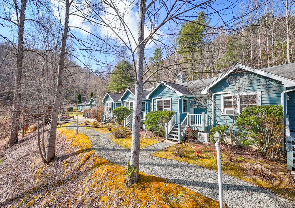 1283 Blue Boar Road Property Photo 6