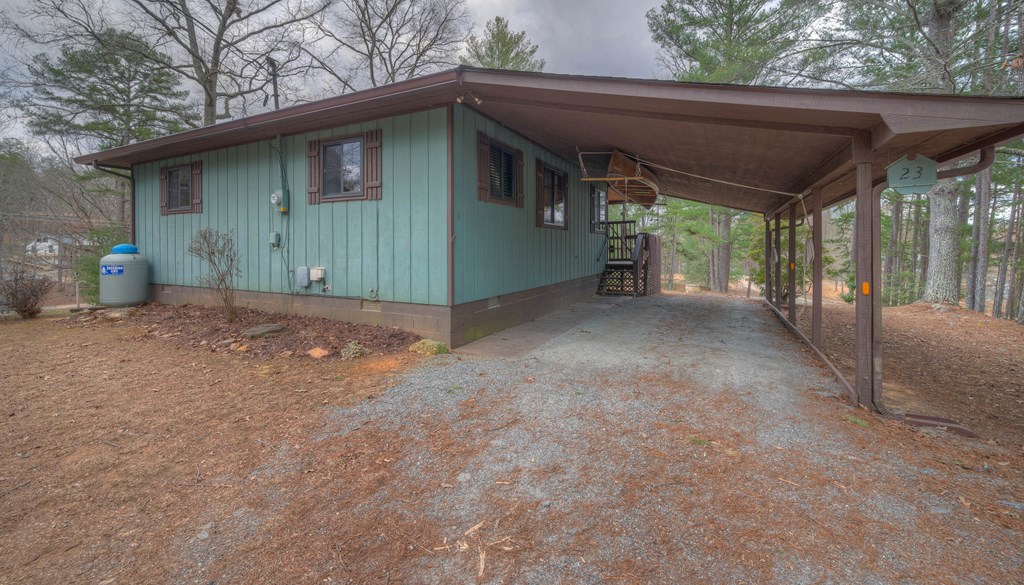23 Derby Lane Property Photo 5